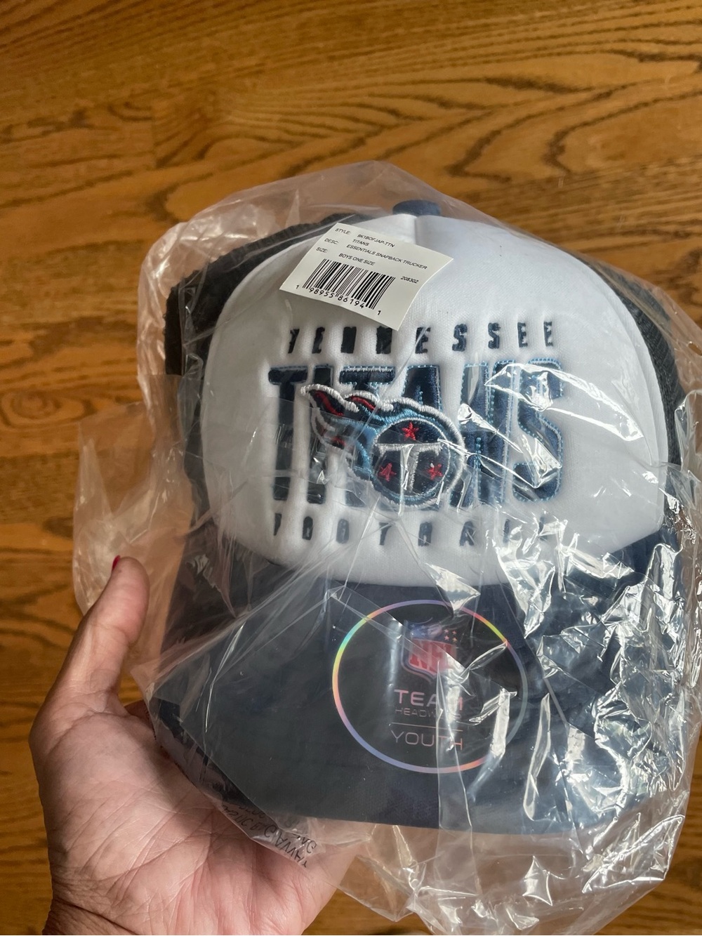 NWT/SEALED -YOUTH Tennessee Titans Hat - White and Navy